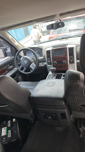 Dodge Ram 2500 5.7 Pickup Crew Cab Laramie 4x4 Mt
