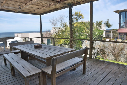 Casa En Alquiler Por Temporada De 4 Dormitorios En Punta Piedras (ref: Bpv-7396)
