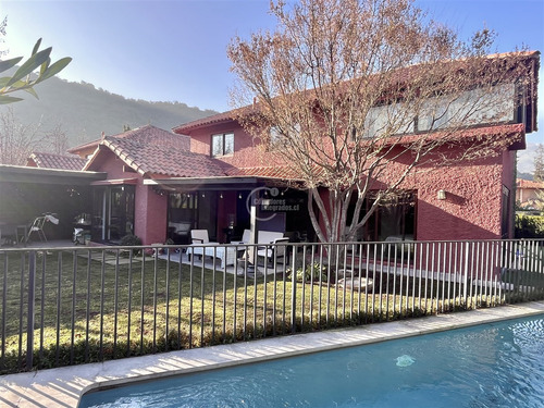 Casa En Venta De 6 Dorm. Condominio Los Trapenses