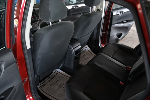 Imagen 9 de 13 de Nissan Sentra Rojo