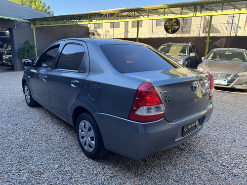 Toyota Etios 1.5 Sedan Xs