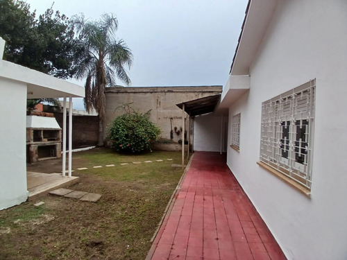 Gran Casa Uso Comercial!!! Bv Los Granaderos 3170- B Alto Verde