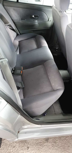 Imagem 6 de 9 de Volkswagen Santana 2000 2.0 4p