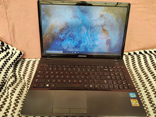 Laptop Samsung Np300e5c Negro (Usado)