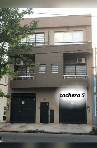  Vendo Cochera Fija. Cerrada. Planta Baja         