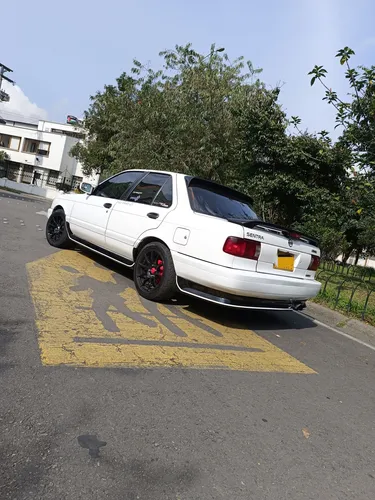 Nissan Sentra 1.6 B13 Lujo