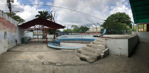Raiza Suarez Vende Granja Turística En La Ensenada, A Solo Minutos De Barquisimeto Y Yaritagua, Licencia De Licores, Piscina, Cancha De Bolas, Salón De Fiestas, Dos Restaurantes, Caney 2 3 3 3 2 4 8