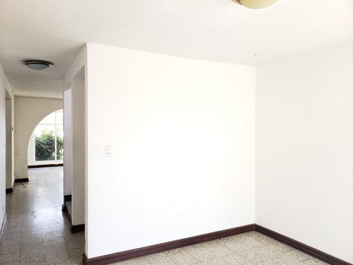 Imagen 7 de 8 de Casa En Venta Sobre Boulevard San Jacinto Mixco
