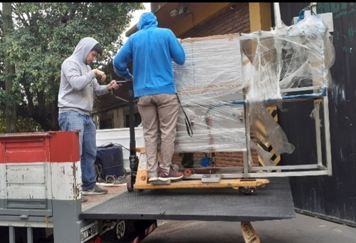Imagen 4 de 10 de Fletes Camiones Con Pala Hidráulica