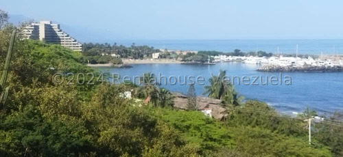 Terreno En Venta Playa Grande 10241,00m2 ,ideal Para Desarrollo Turistico,con Proyecto Aprobado Hotel De 300 Hab. Hermosa Vista Al Mar 24-18608gm