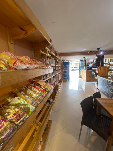 Imagen 2 de 14 de Bodegon En Colinas De Pirineos En Venta Lh
