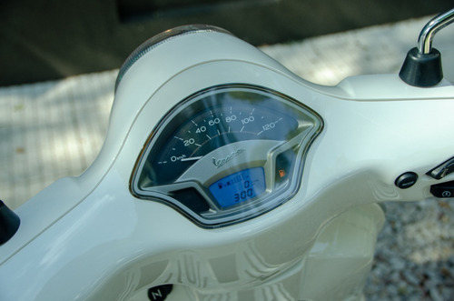 Imagen 10 de 15 de Scooter Piaggio Vespa Vxl 150 Blanco 0km Concesionario Cuota