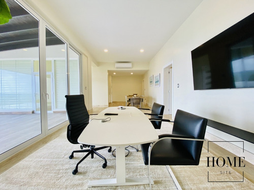 Lujoso Y Exclusivo Penthouse Frente Al Mar Con 4 Habitaciones Y Terraza Privada De Venta En Lo Mejor De Playa Dorada!