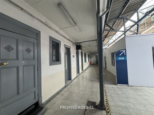 Oficinas-local Comercial Arriendo En Stgo Metro Los Héroes
