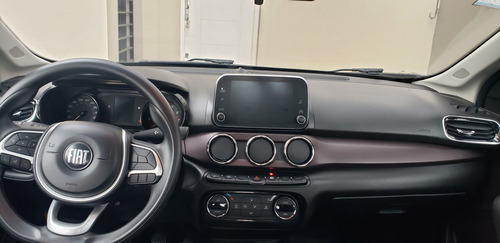 Fiat Cronos 1.8 16v Precision