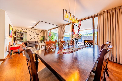 Casa En Arriendo De 4 Dorm. En Colina