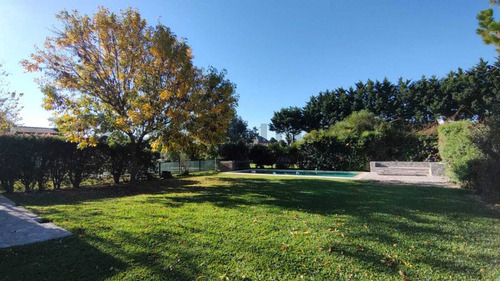 Casas En Venta En Hudson, 5 Dormitorios Con Pileta, Barrio Privado