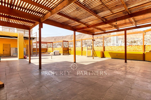 Arriendo Propiedad De 5 Niveles, Ideal Rubro Comer...