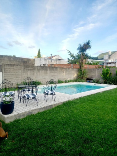 Imagen 27 de 28 de Chalet En Venta De 4 Dormitorios C/ Cochera En Quilmes