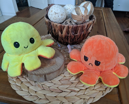 Imagen 9 de 10 de Pulpito Reversible Original Peluche Pulpo Feliz Enojado Tik