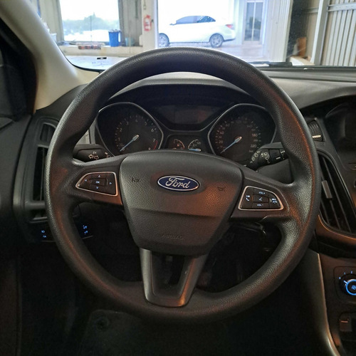 Imagen 12 de 18 de Ford Focus 5p 1.6l N Mt S 2017