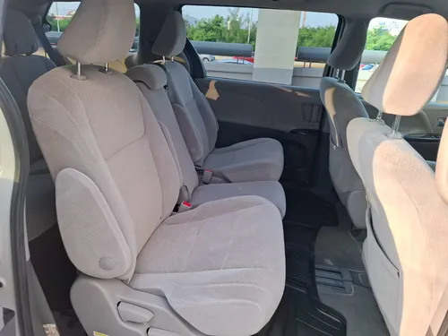 Toyota Sienna 3.5 Le At