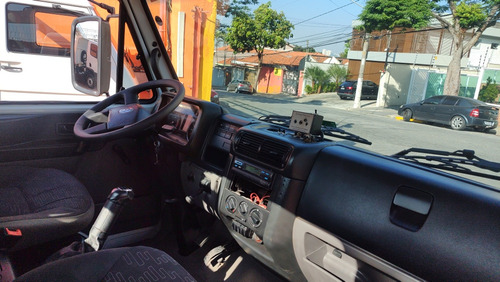 Volkswagen 8-160 Modelo 2013 Com Cesto Aéreo Linha Viva