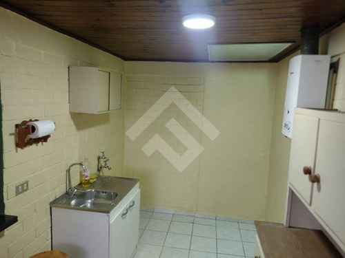 Casa En Venta De 5 Dorm. En Conchalí