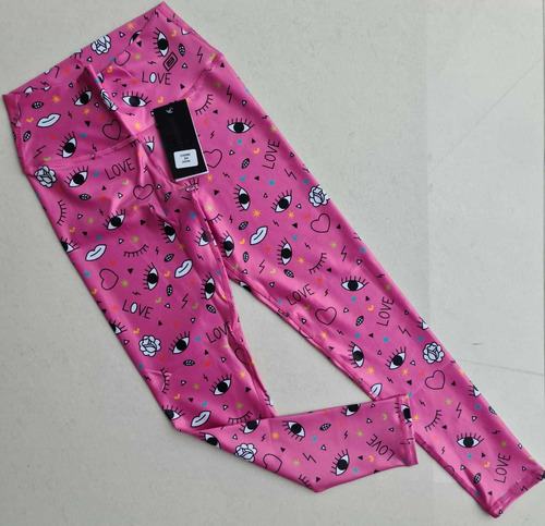 Legging Brandfit Efecto Cuero Fucsia Ojo + Corazon 150921