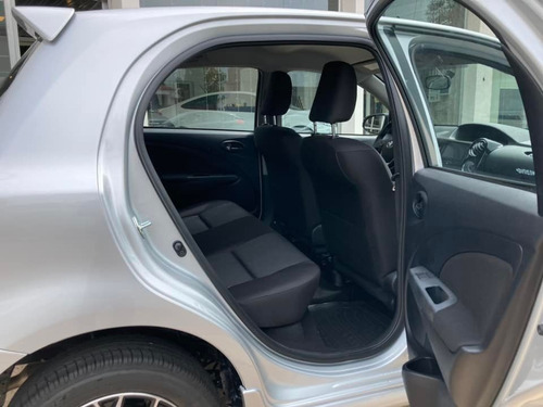 Imagen 9 de 15 de Toyota Etios 1.5 5 Ptas Xls Manual 0km My2023