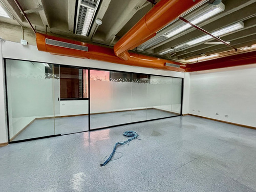 Imagen 9 de 10 de Se Vende Oficina Planta De 400m2 En El Rosal Excelente Torre Corp.