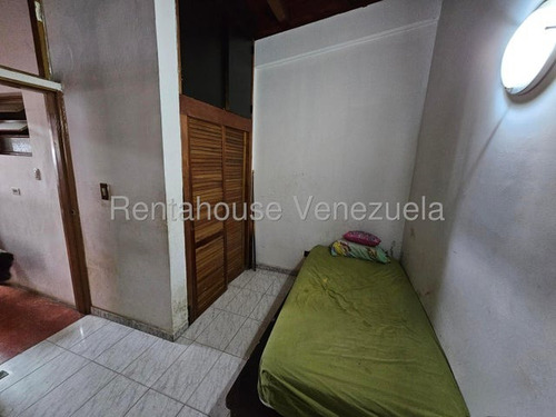 Casa En Venta Con Excelente Distribución Ubicada En El Marques 25-17855