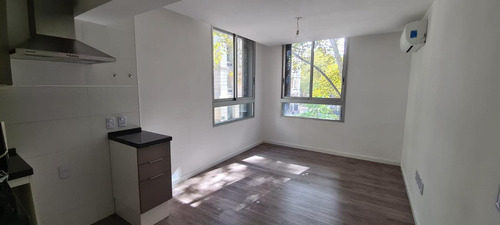 Lindo Apartamento Céntrico, Con Portería Y Vigilancia.