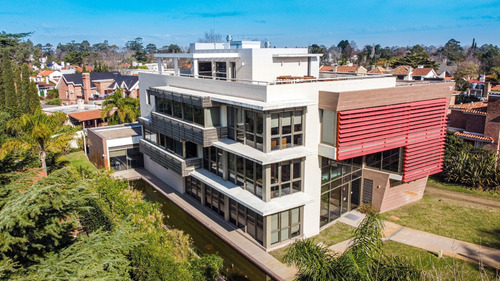 Imagen 1 de 12 de Edificio Corporativo, Unico Por Sus Caracteristicas Y Ubicacion