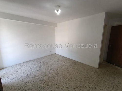 Se Vende Apartamento En La Urbina 25-21905 Le
