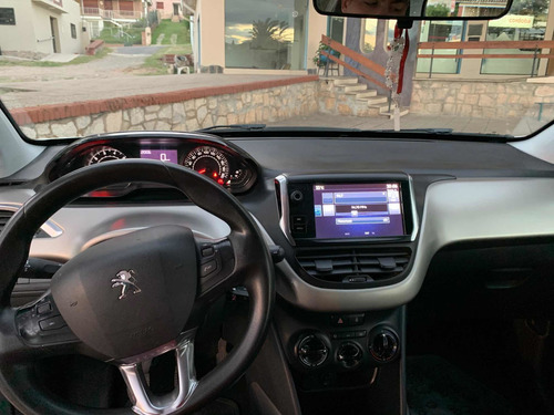 Peugeot 2008 1.6 Allure 2016