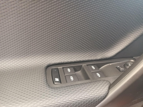 Imagen 14 de 23 de Chevrolet Tracker At 2023 Mr