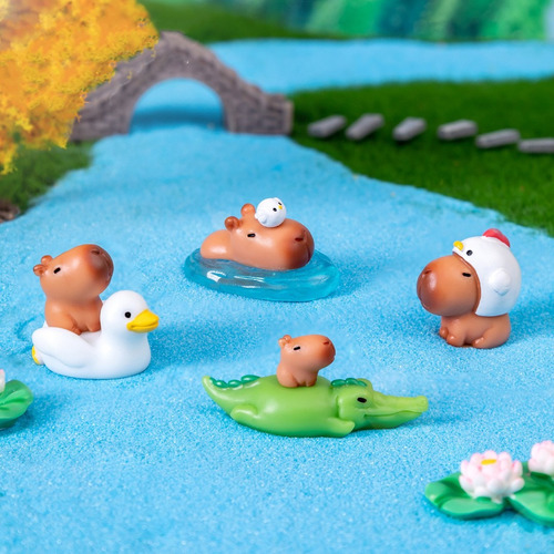 10pcs Mini Figuras De Capybara De Moda Juguete+50 Pegatinas