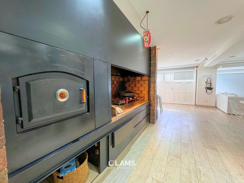 Chalet Moderno De 7 Ambientes En Venta - Barrio Los Troncos