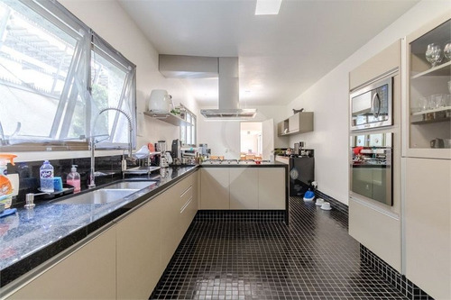 Casa Moderna, Reformada,4 Suítes, Ambientes Amplos E Integrados, Acabamento De Primeiríssima,5 Vagas - 353-im10077