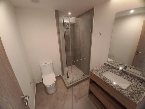 Departamento En Cabo Norte, 3 Recamaras, En 170m2, Balcon Con Vista Al Lago