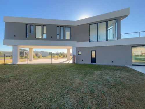 Casa En Venta | 3 Dorm | Area 11 | Barrio San Sebastian | Escobar