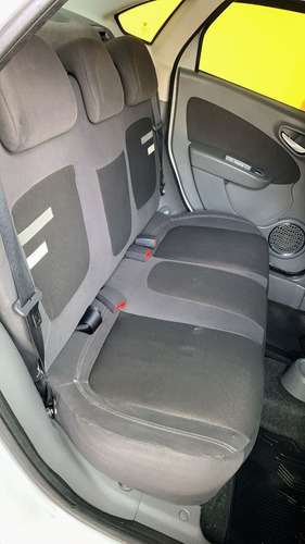 Fiat Grand Siena 1.6 16v Essence Flex 4p