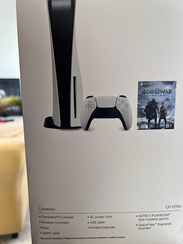 Imagen 3 de 4 de Sony PlayStation 5 825GB God of War Ragnarok Bundle color blanco y negro