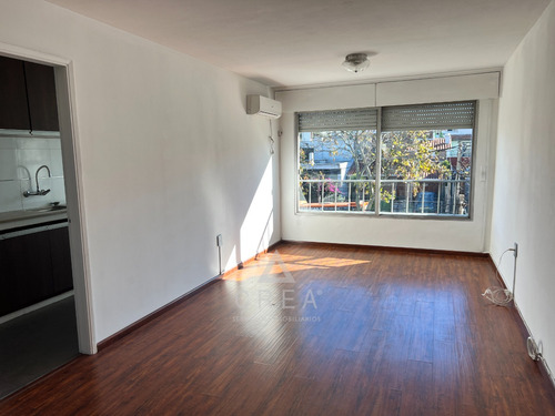 * Reservado * Alquiler 2 Dormitorios Malvin - Av. Rivera, A 300m De La Playa, Luminoso