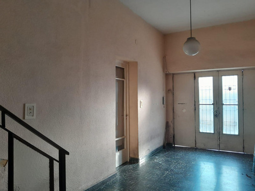Venta/permuta - Casa - Ph Al Frente - 4 Dormitorios - Bella Vista, Rosario