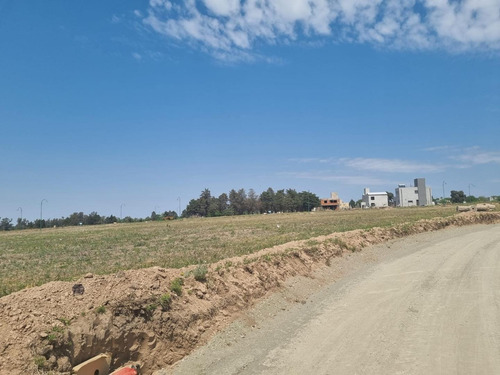 Imagen 5 de 9 de Lote En Estancia Santa Lucía, Posesión Inm., Apto Dúplex