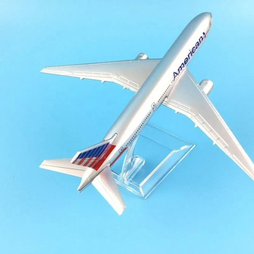Imagen 4 de 5 de Boeing 777, Colores De American, Escala 1:400