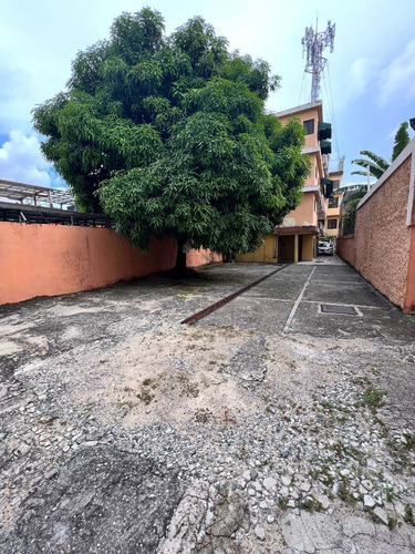 Vendo Edificio De 4 Niveles En La Av. Romulo Betancourt