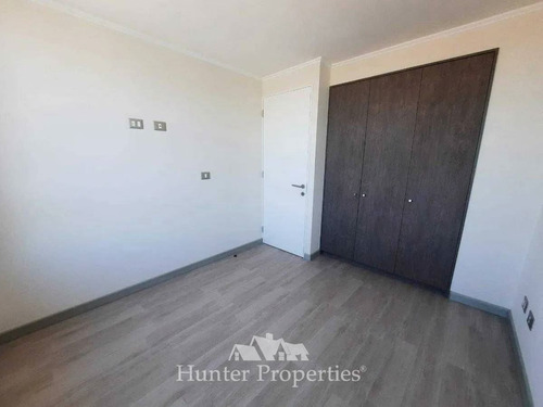 Departamento En Venta De 2d-1b Y Piscina. En La Cisterna